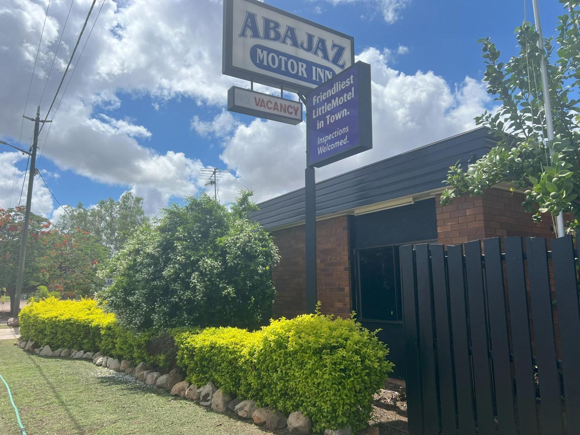 Abajaz Motel-Central-King Bed-Shaded Parking Longreach Exterior foto